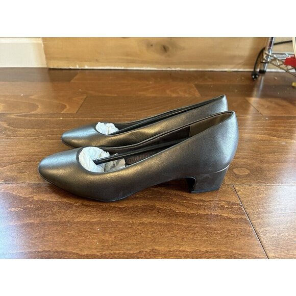 Easy Street 9.5 M Fabulous Round Toe Pumps Pewter Gray Closed toe Heels NEW - Picture 2 of 6